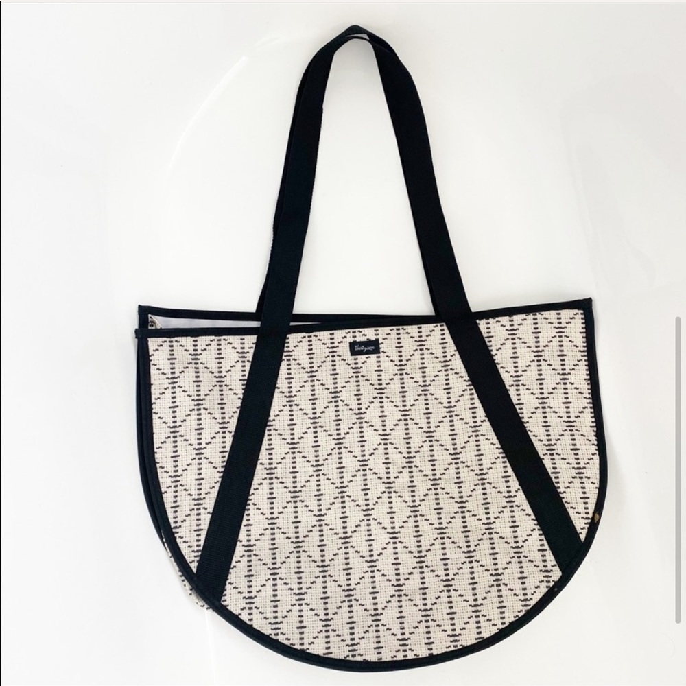 Thirty One Round Utility Tote